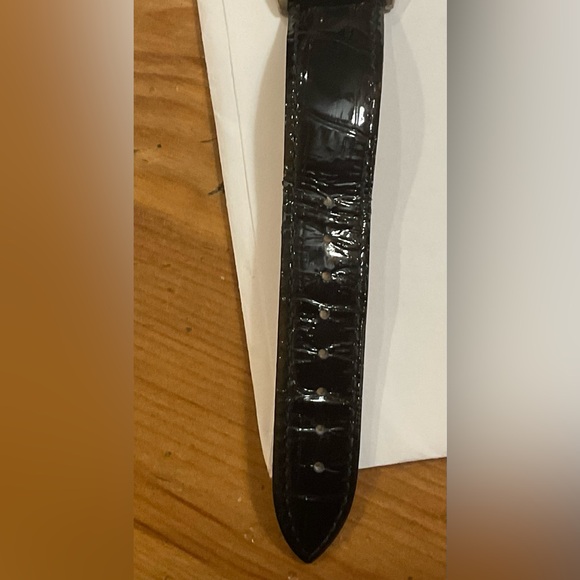 Disney:Pearlized back round with silver top of Mickey head on watch face w/ CZ. - Picture 7 of 8